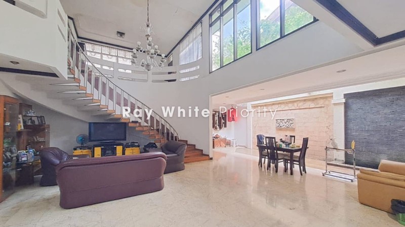 Rumah klasik di Karet Kuningan Setiabudi dekat Tebet Menteng SCBD