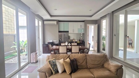 Disewakan  Rumah FULL FURNISHED Modern Surabaya Barat  CITRALAND Surabaya