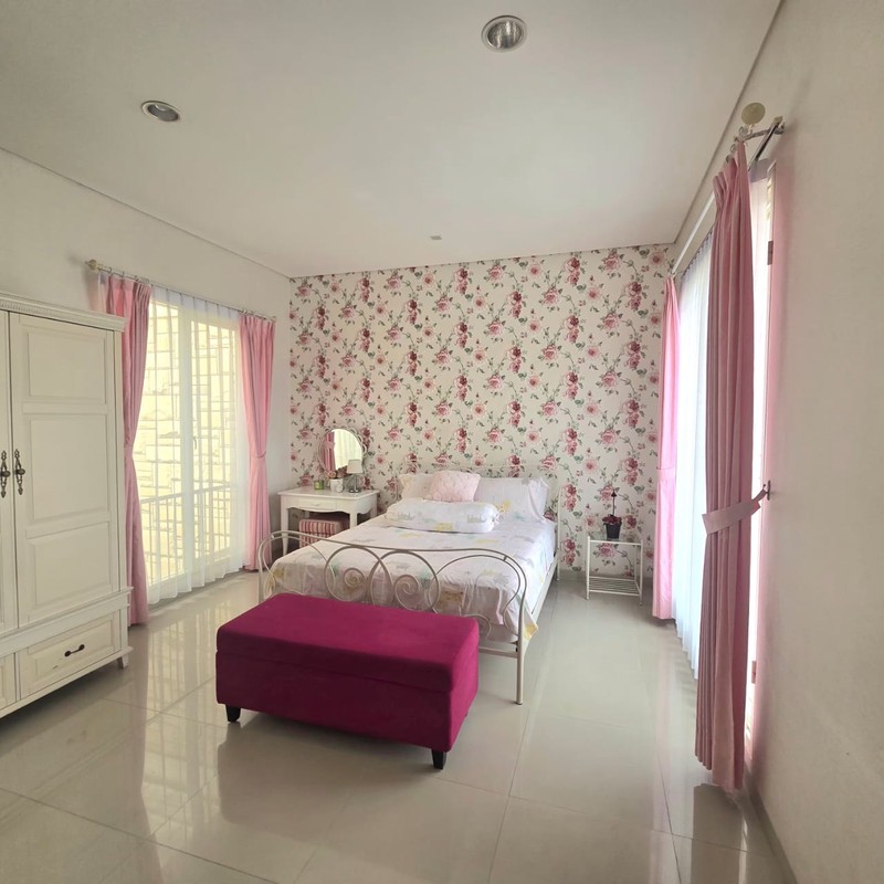 Disewakan  Rumah FULL FURNISHED Modern Surabaya Barat  CITRALAND Surabaya