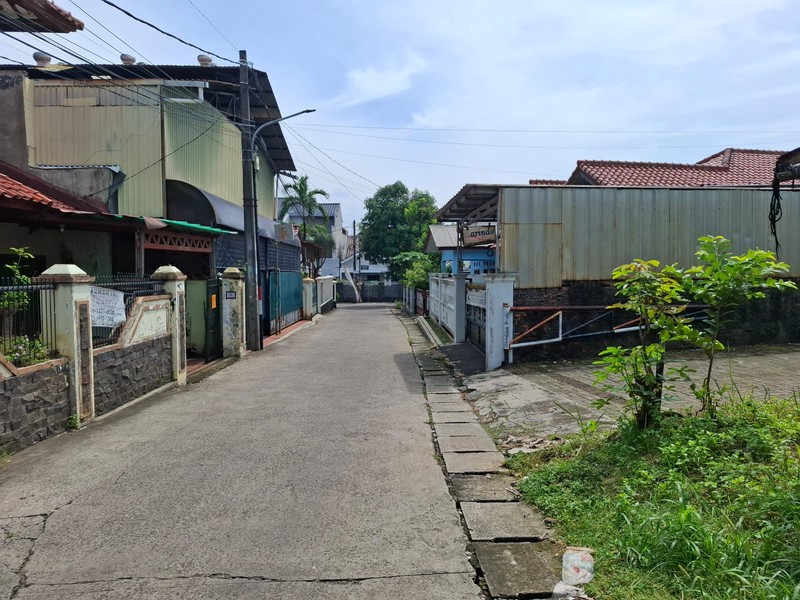 Hunian Idaman di Jl. Jamblang No. 5 Jatiwaringin - Lingkungan Tenang & Aman