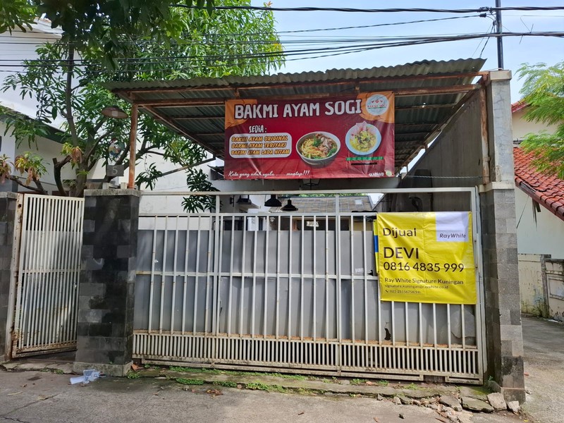 Hunian Idaman di Jl. Jamblang No. 5 Jatiwaringin - Lingkungan Tenang & Aman