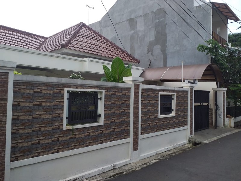 Rumah Nyaman & Lokasi Strategis di Menteng Dalam, Jakarta Selatan