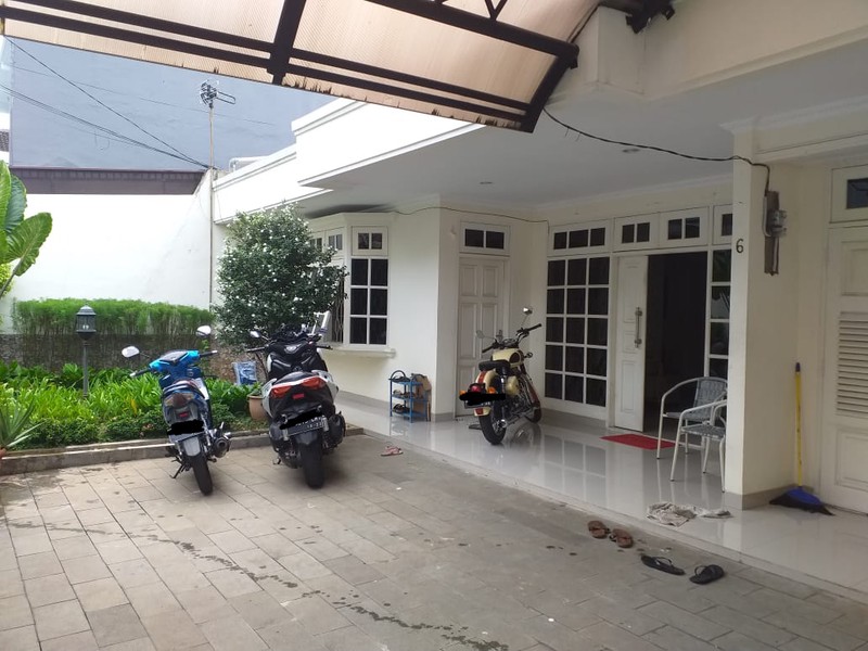 Rumah Nyaman & Lokasi Strategis di Menteng Dalam, Jakarta Selatan