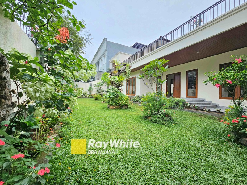 Newly Renovated House di Lebak Bulus, Dalam Kompleks, Private Pool, 5 menit ke MRT Lebak Bulus