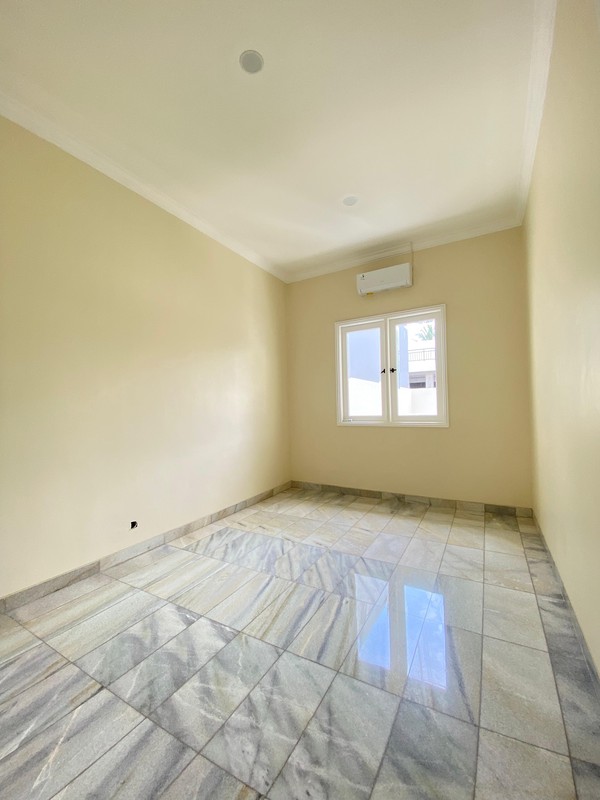 Rumah Mewah dengan Kolam Renang di Lebak Bulus - Lokasi Premium, Harga Spesial