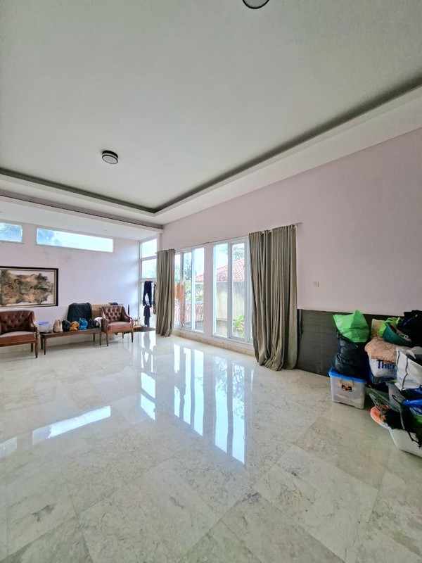 Rumah 2 Lantai di Bintaro Sektor 8 dengan KT 4+1 KM 4+1 sudah SHM.