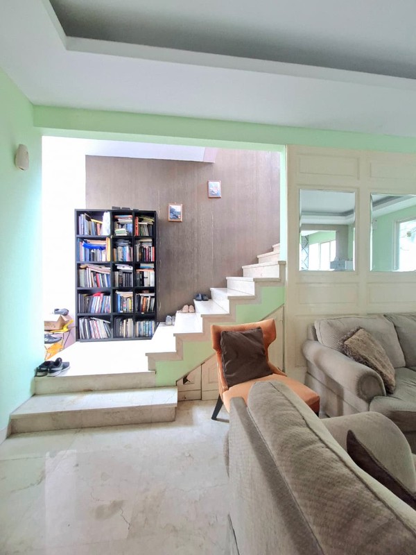 Rumah 2 Lantai di Bintaro Sektor 8 dengan KT 4+1 KM 4+1 sudah SHM.