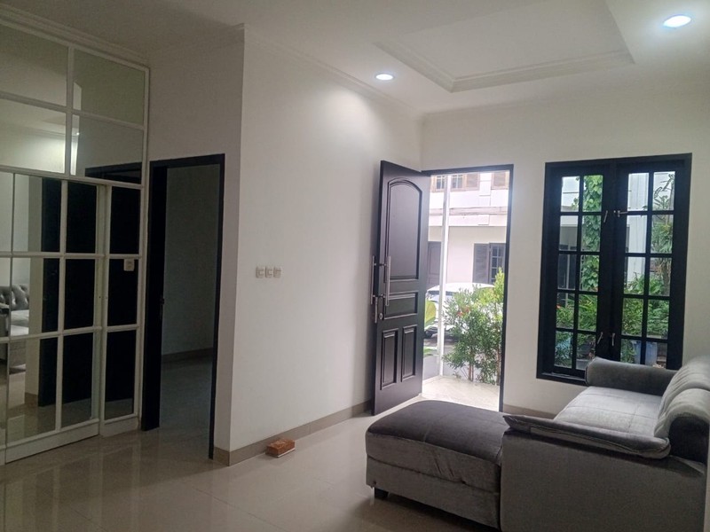 DIJUAL CEPAT - RUMAH BARU MODERN TOWNHOUSE LEBAK BULUS