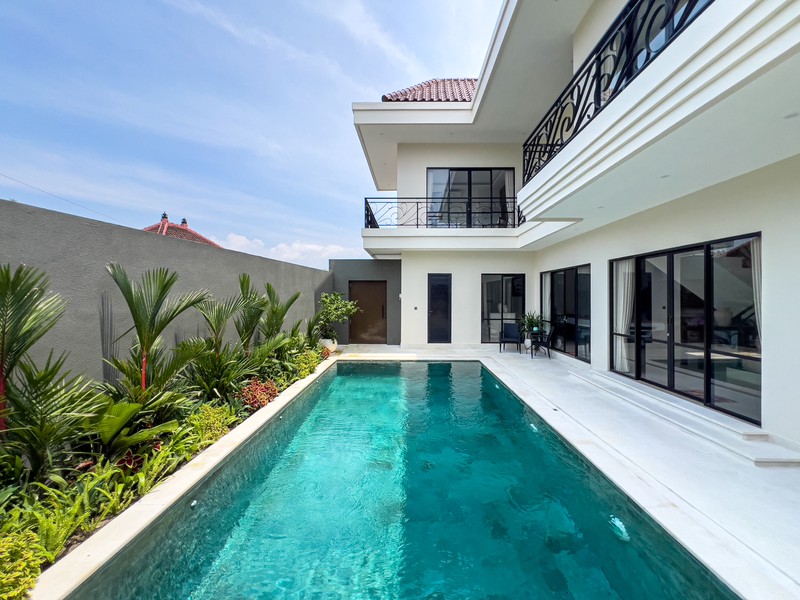 Leasehold - Modern 3 Bedroom Villa for Sale in Prime Seminyak - Bali