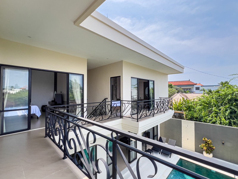 Leasehold - Modern 3 Bedroom Villa for Sale in Prime Seminyak - Bali