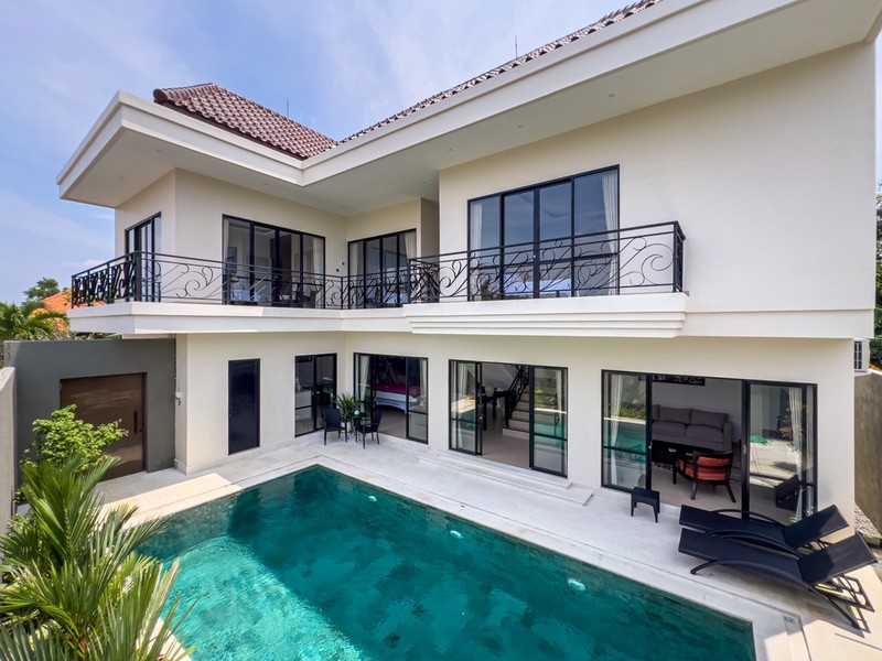 Leasehold - Modern 3 Bedroom Villa for Sale in Prime Seminyak - Bali