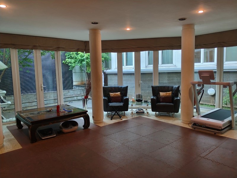 Rare Listing! Hunian Mewah Eksklusif di Jl. Adhiaksa, Lebak Bulus