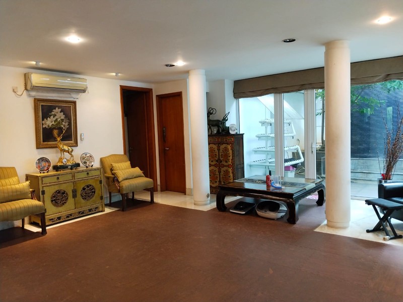 Rare Listing! Hunian Mewah Eksklusif di Jl. Adhiaksa, Lebak Bulus