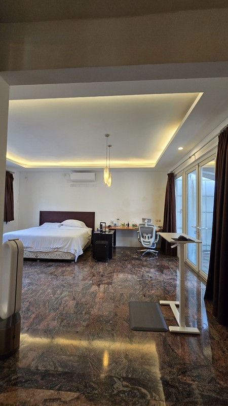 Rare Listing! Hunian Mewah Eksklusif di Jl. Adhiaksa, Lebak Bulus