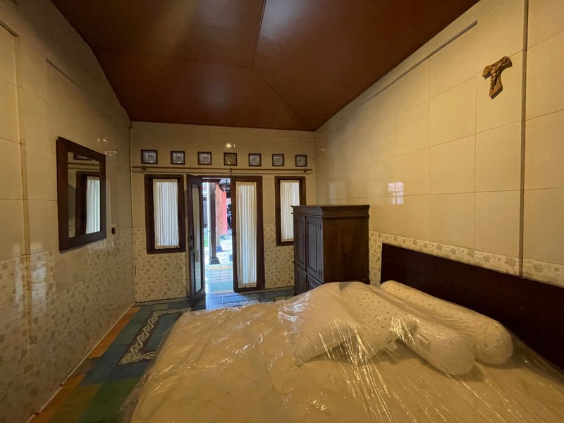 Disewakan Rumah Luas 1500 Meter Persegi, Cocok Untuk Guesthouse Dengan Parkir Yang Luas di Wedomartani, Ngemplak, Sleman