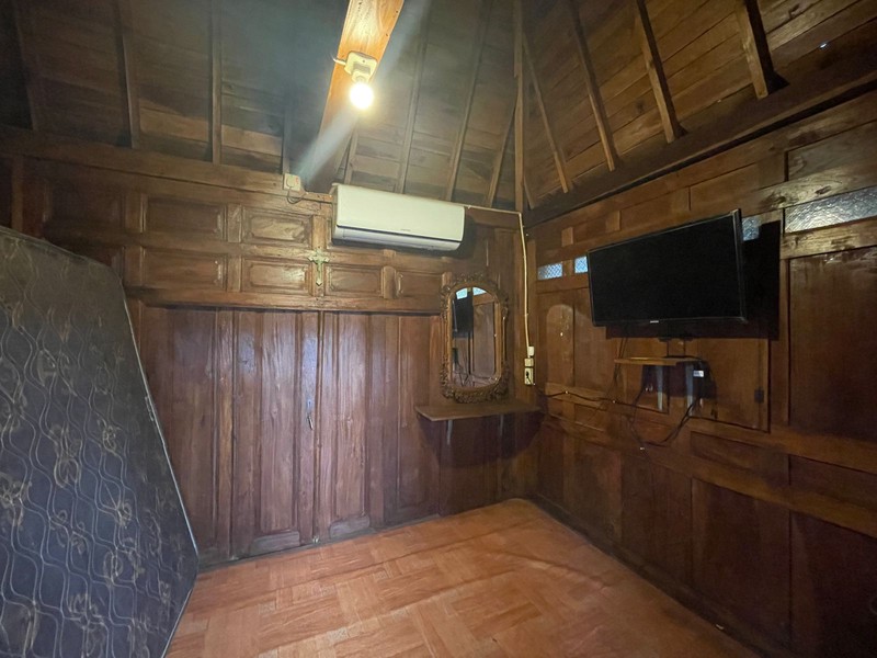 Disewakan Rumah Luas 1500 Meter Persegi, Cocok Untuk Guesthouse Dengan Parkir Yang Luas di Wedomartani, Ngemplak, Sleman