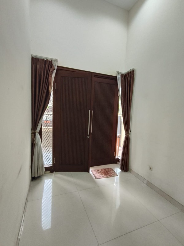 Dijual Rumah Luxury 2 Lantai - Dharmahusada Mas Surabaya