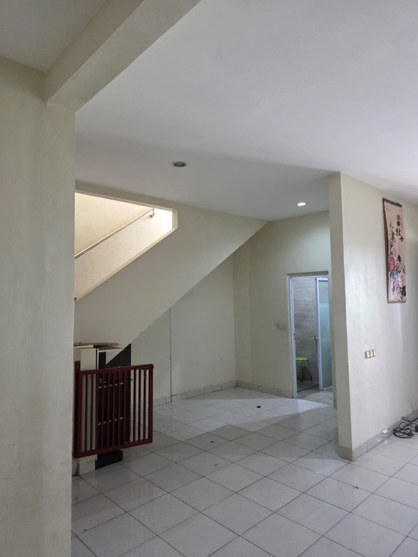 Rumah Bebas Banjir Dekat Halte Trans Jakarta Jakarta Puri Beta 2. Cluster Cempaka. Larangan.