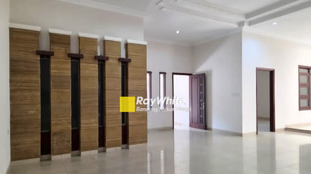 Rumah Cantik Singgasana Pradana Bandung