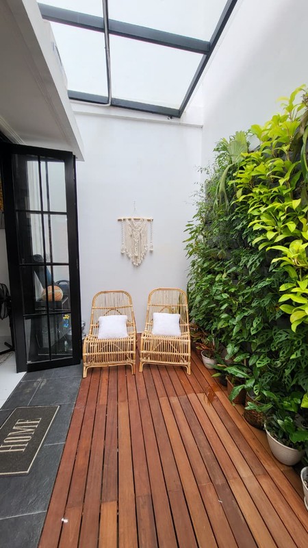 Rumah Second dengan konsep American Clasicc, Siap huni di Pamulang