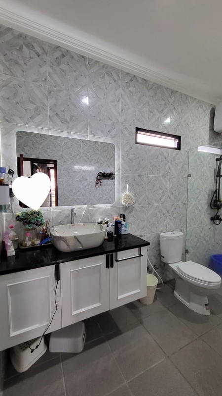 Rumah Second dengan konsep American Clasicc, Siap huni di Pamulang