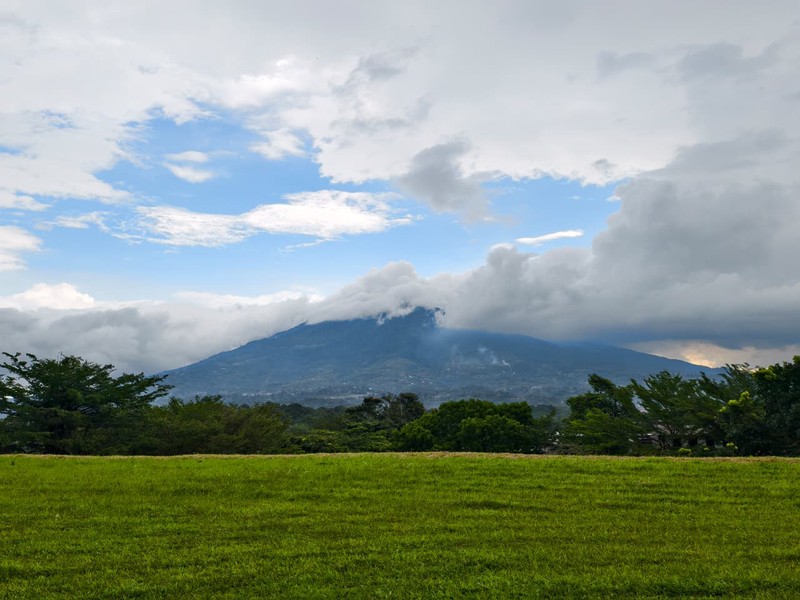 Kavling dengan PEMANDANGAN SPEKTAKULER di Rancamaya Golf Estate Bogor!