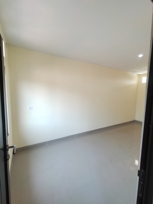 FOR SALE Rumah baru selesai renovasi di TAMAN CHRYSANT - BSD CITY