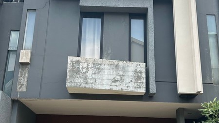 Rumah Minimalis, 3 Lantai, Bagus, Siap Huni di Pondok Cabe
