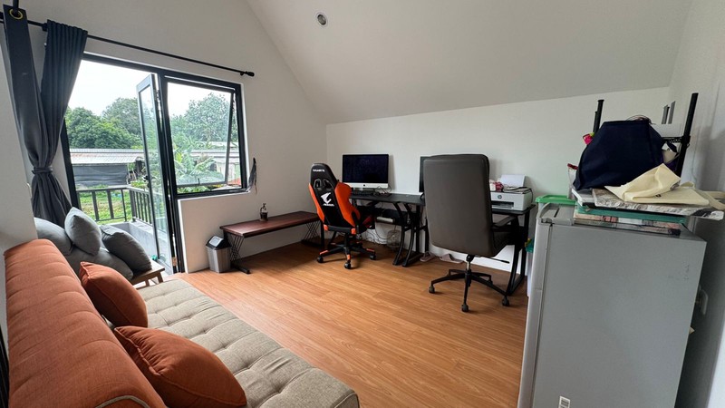 Rumah Minimalis, 3 Lantai, Bagus, Siap Huni di Pondok Cabe