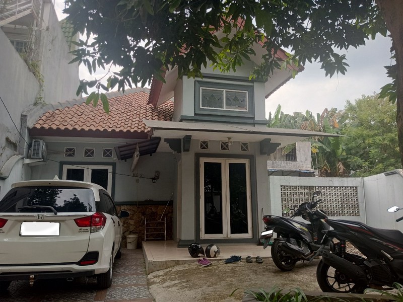 RUMAH CANTIK DAN LUAS DI TAMAN KENARI CIBUBUR