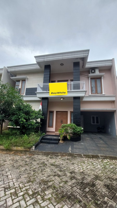 Rumah Dekat Gerbang Tol Cibubur dan Stasiun LRT