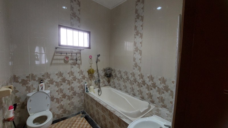 Rumah Dekat Gerbang Tol Cibubur dan Stasiun LRT