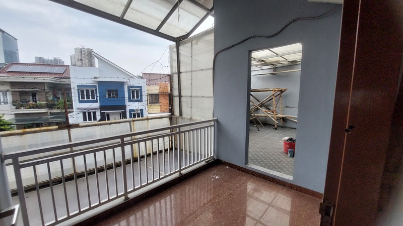 Rumah Dekat Gerbang Tol Cibubur dan Stasiun LRT