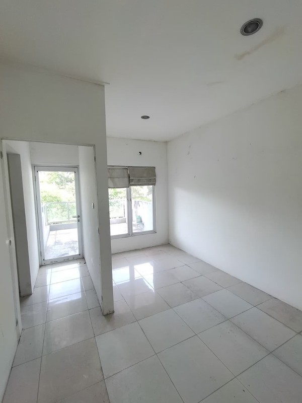 Rumah di Cluster Sevilla BSD Hoek Kotak, depan Fasum Taman. Kondisi Tenang