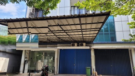 Ruko Deplu raya 3lt ..Pinggir Jalan Ramai.. cocok untuk usaha.. di Bintaro Jakarta. Selatan..