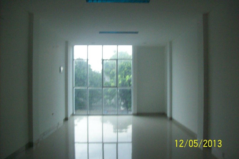 Ruko Deplu raya 3lt ..Pinggir Jalan Ramai.. cocok untuk usaha.. di Bintaro Jakarta. Selatan..