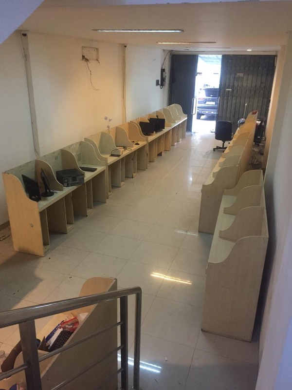 Ruko Deplu raya 3lt ..Pinggir Jalan Ramai.. cocok untuk usaha.. di Bintaro Jakarta. Selatan..