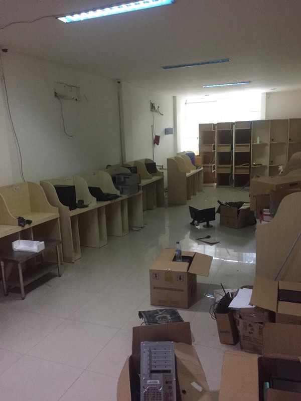 Ruko Deplu raya 3lt ..Pinggir Jalan Ramai.. cocok untuk usaha.. di Bintaro Jakarta. Selatan..