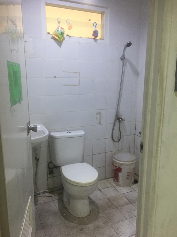 Ruko Deplu raya 3lt ..Pinggir Jalan Ramai.. cocok untuk usaha.. di Bintaro Jakarta. Selatan..