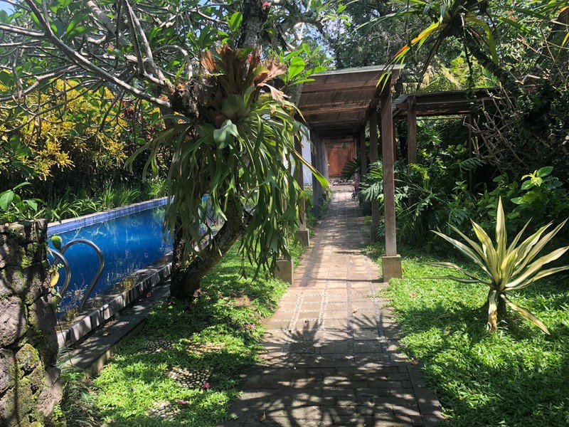 RUMAH CANTIK DILENGKAPI KOLAM RENANG, DI GRIYA TAMAN ASRI, SLEMAN