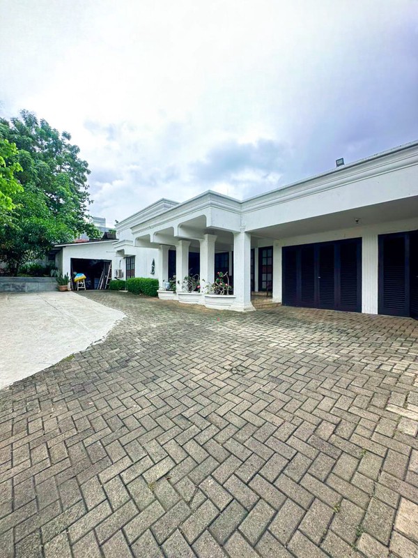 Rumah Cantik Bagus Luas di Cipete, Jakarta Selatan LT 916 m2 LB 450 m2 SHM