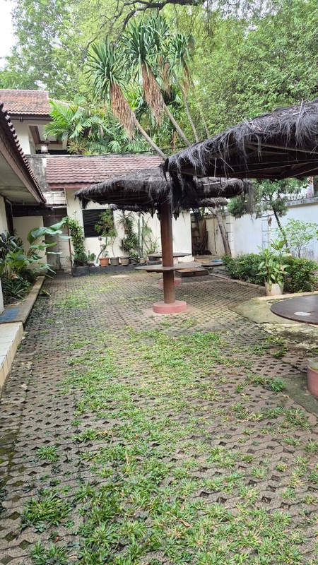 Disewakan Rumah Menteng jl Teuku Umar Layak Huni, Parkir Luas  