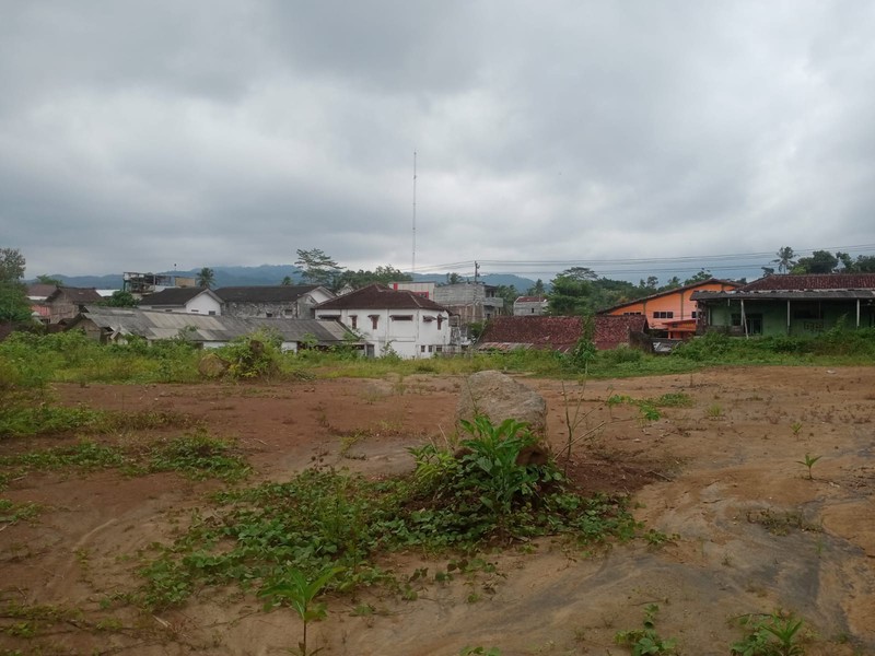 Tanah & Bangunan Luas 5 Ha di Pinggir Jalan Nasional Magelang,  Investasi Emas Seberang Pasar, Tempurejo, Tempuran, Magelang