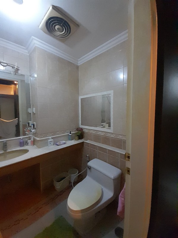 Dijual Apartemen Tipe 3 BR Semi Furnished Di Permata Hijau, Jakarta Selatan