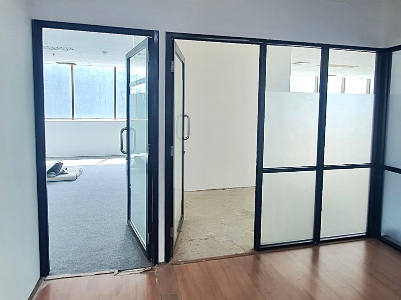 DISEWAKAN! RUANG USAHA DI GRAHA KAPITAL KEMANG JAKARTA SELATAN (UNIT A) 