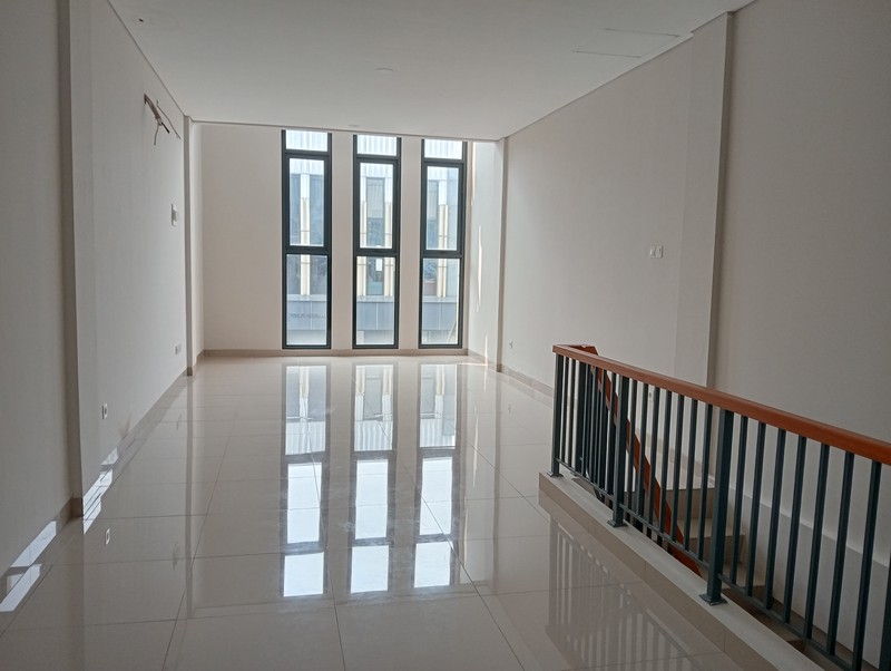 Kota Wisata,  Madison, Baru, Cocok Untuk Kantor, Lokasi Strategis, Nego