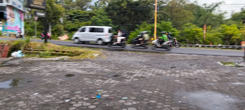 Disewakan 2 Ruko Strategis Lokasi Strategis Dekat Kampus UII - Ngaglik Sleman 