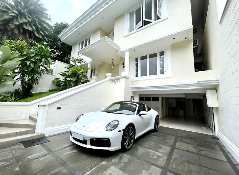 DISEWAKAN! RUMAH MEWAH EUROPEAN CLASSIC SIAP HUNI DI PONDOK INDAH