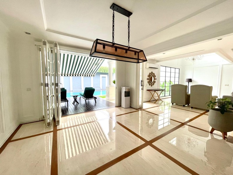 DISEWAKAN! RUMAH MEWAH EUROPEAN CLASSIC SIAP HUNI DI PONDOK INDAH