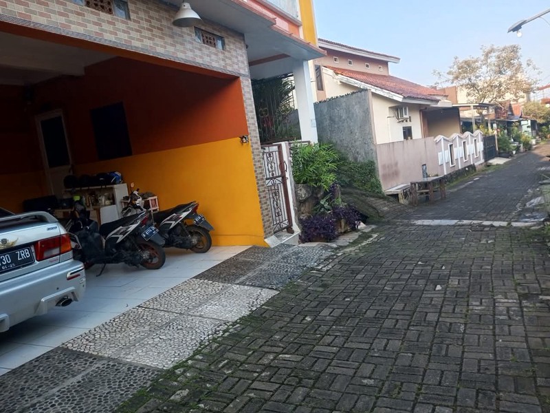 Di jual Rumah 3 Lantai di Pancoran Mas Depok 